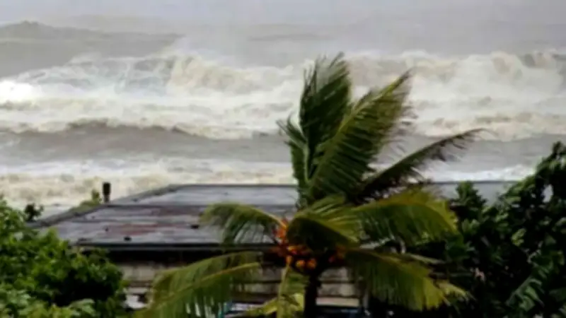 ঢাকায় হালকা বৃষ্টির সম্ভাবনা, ১২ অঞ্চলে ঝড়ের সতর্কতা