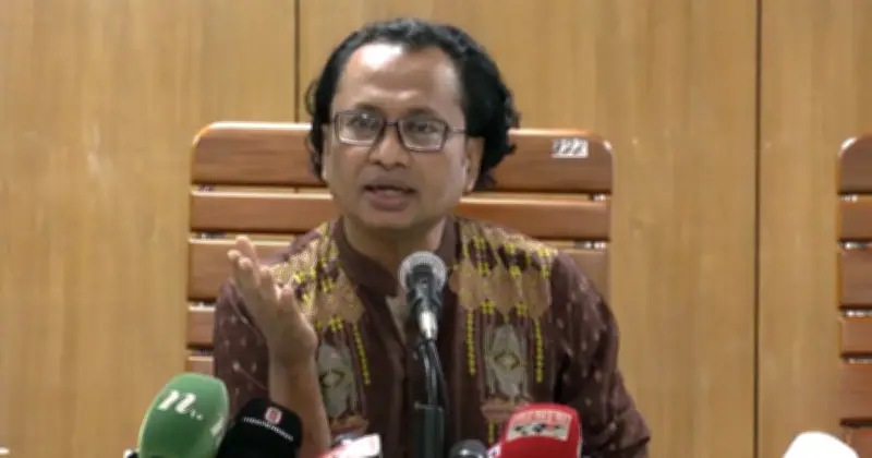 সাভারে বোমা বিস্ফোরণ: নাহিদ ইসলামের বক্তব্য ‘রাজনৈতিক’ বললেন তথ্য উপদেষ্টা