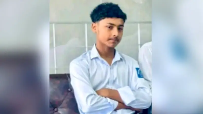 সড়ক দুর্ঘটনায় স্কুলছাত্র নিহত, দুজনের অবস্থা শঙ্কটাপূর্ণ
