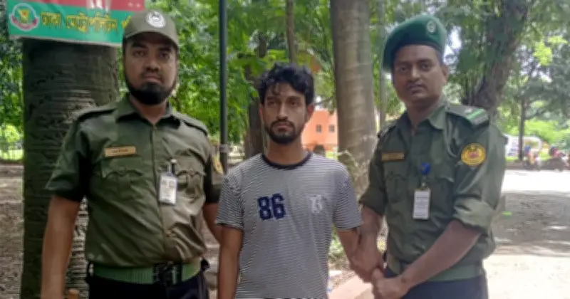 রমনা পার্কে স্কুলছাত্রী অপহরণের চেষ্টা, আনসারের জালে যুবক
