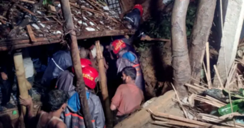 কক্সবাজারে পাহাড়ধসে রোহিঙ্গা ক্যাম্পে নারী-শিশুসহ ৭ জন নিহত