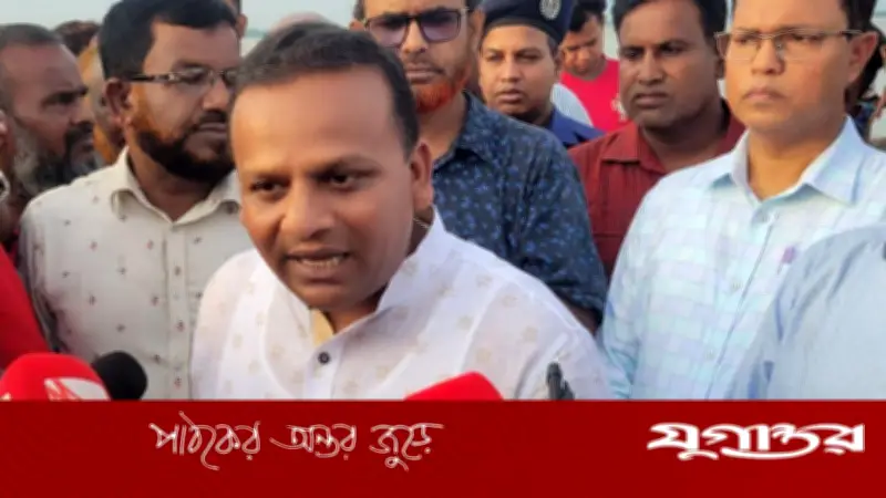 প্রধানমন্ত্রীর নির্দেশে দৌলতদিয়া ফেরিঘাট পরিদর্শন করলেন নৌ-প্রতিমন্ত্রী