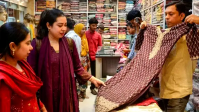 রোববার রাজধানীর যেসব দোকানপাট-মার্কেট বন্ধ তেহরানে শোকের ছায়া দ্বিতীয় দিনেও খামেনিকে শেষ শ্রদ্ধা ভেনেজুয়েলায় জোড়া ভূমিকম্প মৃতের সংখ্যা বেড়ে প্রায় ৩ হাজার নিউইয়র্কের উদ্দেশ্যে ঢাকা ত্যাগ করলেন স্বরাষ্ট্রমন্ত্রী এমবাপের গোলে কোয়ার্টার ফাইনালে উঠল ফ্রান্স প