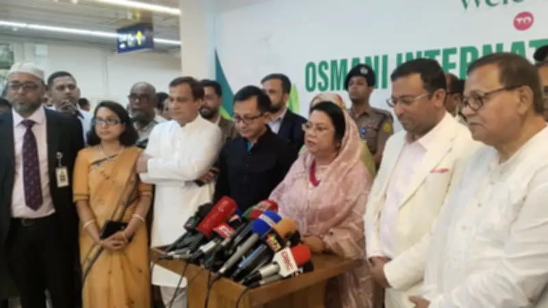 ১২৫ দিন পর সিলেট-ম্যানচেস্টার সরাসরি ফ্লাইট চালু, যাত্রীদের ফুলেল শুভেচ্ছা
