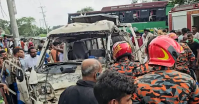 কিশোরগঞ্জে গরুবোঝাই পিকআপ-বাস সংঘর্ষে নিহত ৩, আহত ৩