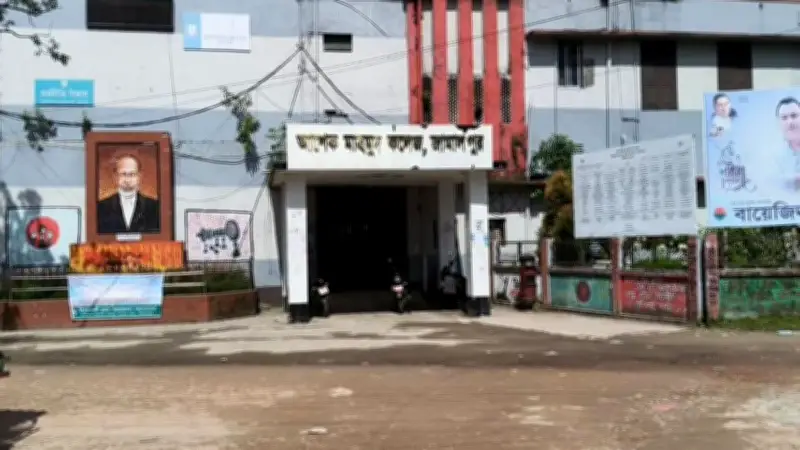 ৯ জেলায় বজ্রপাতের সতর্কতা; এইচএসসি পরীক্ষায় ১০০ শিক্ষার্থী; পোশাক কারখানায় ৬০ শ্রমিক অসুস্থ