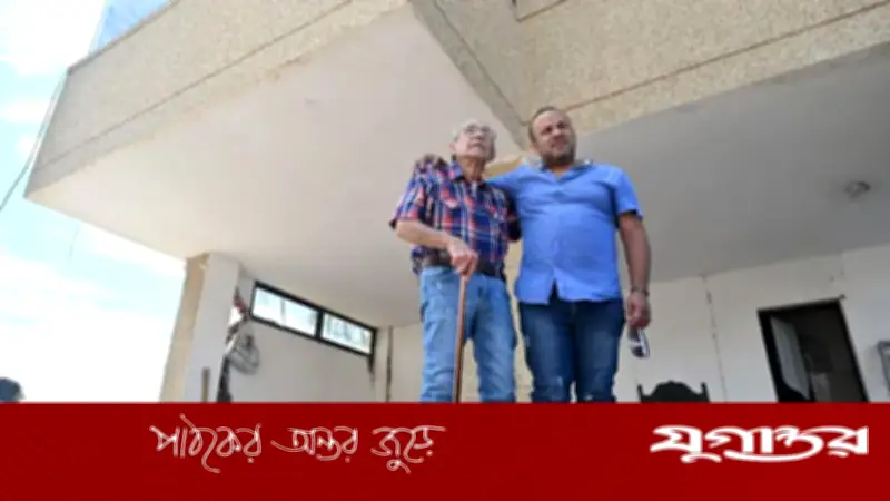 ভেনেজুয়েলায় ভূমিকম্পের ধ্বংসস্তূপের মাঝে টিকে থাকা তিনতলা ভবন, আহত নেই কেউ