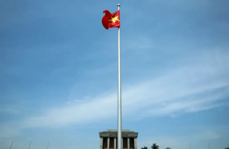 ভিয়েতনামে নকল বিলাসপণ্যের বিরুদ্ধে কঠোর অভিযান, জব্দ ২৩ হাজার জোড়া স্যান্ডেল