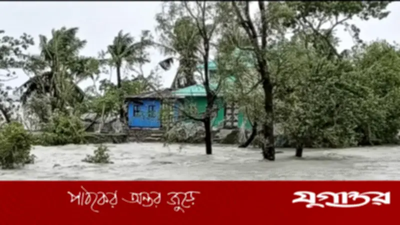 মনপুরায় জলাবদ্ধতা: উপকূলের বাসিন্দাদের দুর্ভোগ চরমে
