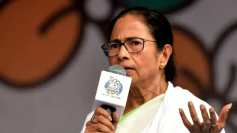 পশ্চিমবঙ্গে রাজনৈতিক তোলপাড়: দল ছাড়লেন মমতার রাজ্য সভাপতি আমিনুল হক