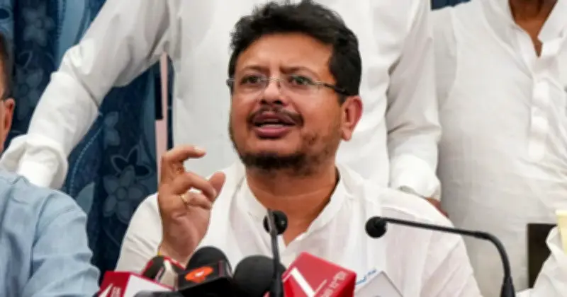 পশ্চিমবঙ্গে তৃণমূলের বিদ্রোহী গোষ্ঠী নির্বাচন কমিশনের দ্বারস্থ