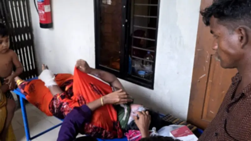 বাউফলে ফুটন্ত ভাতের হাঁড়ি ঢেলে গৃহবধূর শরীর ঝলসে দেওয়ার অভিযোগ