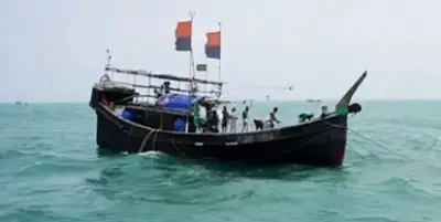 ১৭ জেলে তিন দিন ধরে বঙ্গোপসাগরে ভাসছে, উদ্ধার অভিযান চলছে