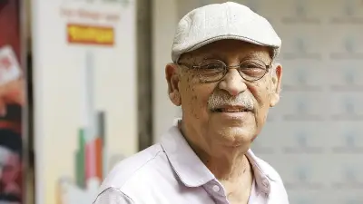 চলচ্চিত্র শিল্পী সমিতির নির্বাচনে উৎসবমুখর পরিবেশ, আইনি জটিলতা এড়ানোর আহ্বান আবুল হায়াতের