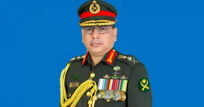 সেনাবাহিনী প্রধান ওয়াকার-উজ-জামান চেক-স্লোভাকিয়া সফর শেষে দেশে ফিরলেন
