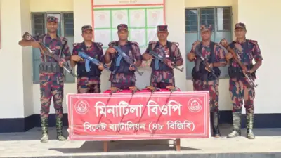 সীমান্তে বিজিবির অভিযানে ৪ ভারতীয় এয়ারগান উদ্ধার, বিমানবন্দরে ৮২ আটক
