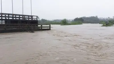 চকরিয়া-মাতামুহুরী প্লাবিত: পানিবন্দি লাখো মানুষ, নড়াইলে পুরস্কার ঘোষণা