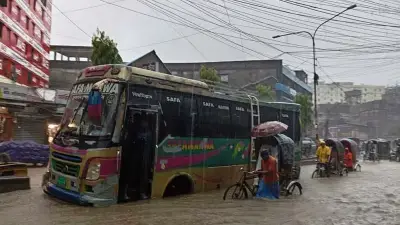 ৪২ বছরের রেকর্ড ভাঙা বৃষ্টিতে ডুবল চট্টগ্রাম নগরী