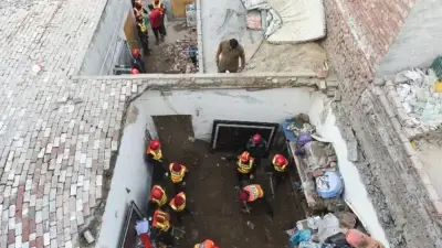 কোচিংয়ের ছাদ ধসে ১৪ শিশুর মৃত্যু: খামেনির জানাজায় পাটওয়ারী ইরান যাচ্ছেন