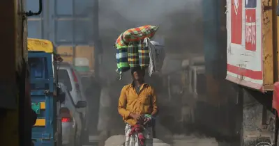 বৃষ্টির মাঝে ঢাকার বাতাসের মান 'মধ্যম', র‌্যাঙ্কিং ২২