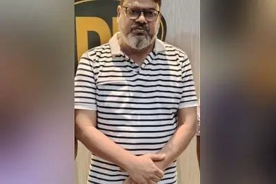সাবেক এমপি ওমর ফারুক সুমনকে হত্যাচেষ্টা মামলায় গ্রেপ্তার দেখানোর আদেশ