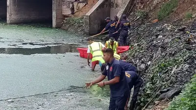 গুলশান লেকে ‘চলো খাল বাঁচাই’ স্লোগানে তিন দিনের পরিচ্ছন্নতা কার্যক্রম শুরু