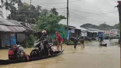 টানা বৃষ্টিতে খাগড়াছড়ি-রাঙামাটি সড়ক বন্ধ, সাজেকে আটকা ৬০০ পর্যটক