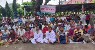রংপুরে আলুচাষিদের ক্ষোভ: ঠান্ডা মালিকদের ভাড়া বৃদ্ধির প্রতিবাদে অনশন