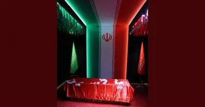খামেনির কফিনে ইমাম রেজা মাজারের লাল পতাকা, দাফন ৯ জুলাই