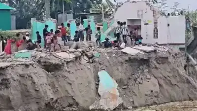 নদীভাঙনে বিপর্যস্ত দৌলতপুর, আশ্রয়হীন শত শত পরিবার