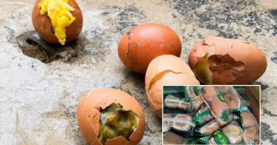গাংনীতে স্কুল ফিডিংয়ে পচা ডিম ও ছত্রাকযুক্ত পাউরুটি সরবরাহের অভিযোগ