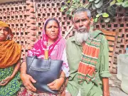 বয়সের কারণে কাজ পাচ্ছেন না রাজধানীর শ্রমিক হাটের নারী-পুরুষ