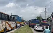 ঢাকা-আরিচা মহাসড়ক অবরোধ: গ্যাস সংকটে বিক্ষোভ, পরে অবরোধ তুলে নেওয়া