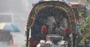 মৌসুমি নিম্নচাপ: দেশের অধিকাংশ এলাকায় ভারী বৃষ্টির সম্ভাবনা, ৪ বন্দরে ৩ নম্বর সতর্ক সংকেত