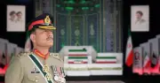 পাকিস্তানের সেনাপ্রধান ইরানের প্রয়াত নেতার জানাজায় তেহরানে